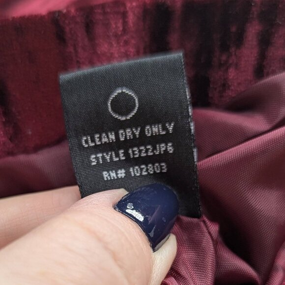 Briggs New York Petite Ribbed Velvet Button-Up Jacket in Rich Red Size Petite L - Picture 10 of 16